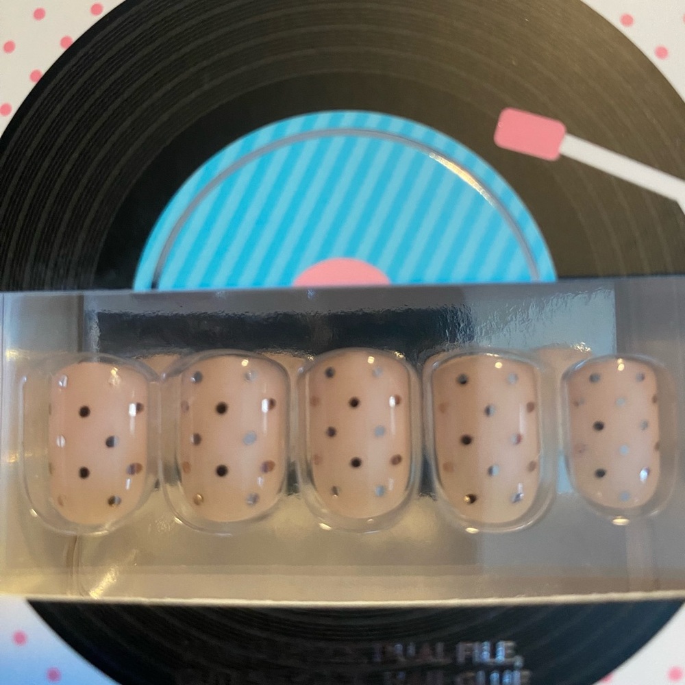 Nail Dashes, 3 sets. Brand new in boxes. - Picture 2 of 5